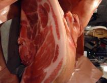 How to make pressed meat from a pig's head?