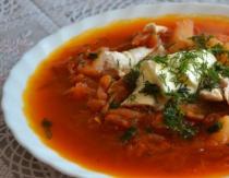 Receta paso a paso para cocinar borscht en una olla de cocción lenta.