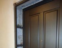 How to install a front door in aerated concrete house