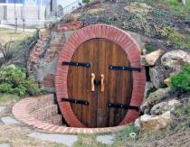 How to make a cellar with your own hands in the country: types and proper arrangement Hobbit house in the country